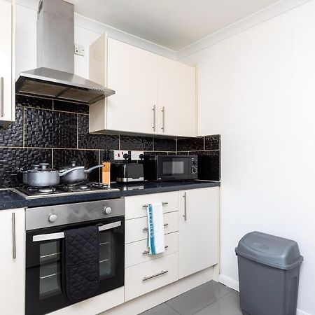 19A The Broadwalk - Cozy 1Br In The Heart Of Crawley Near Gatwick Airport Great For Contractors And Flight Crew Students Villa Eksteriør billede
