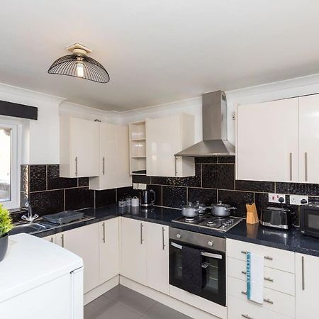 19A The Broadwalk - Cozy 1Br In The Heart Of Crawley Near Gatwick Airport Great For Contractors And Flight Crew Students Villa Eksteriør billede